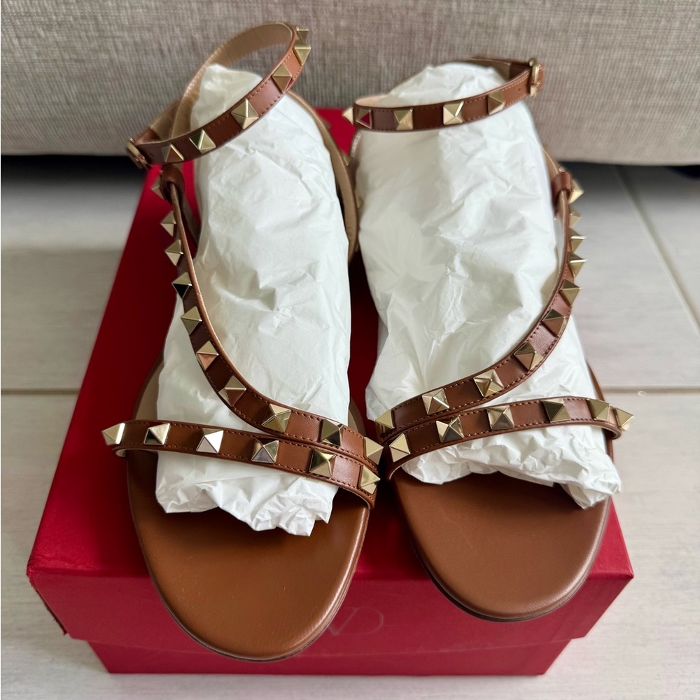 BRAND NEW Valentino Garavani RockStud Brown Sandals